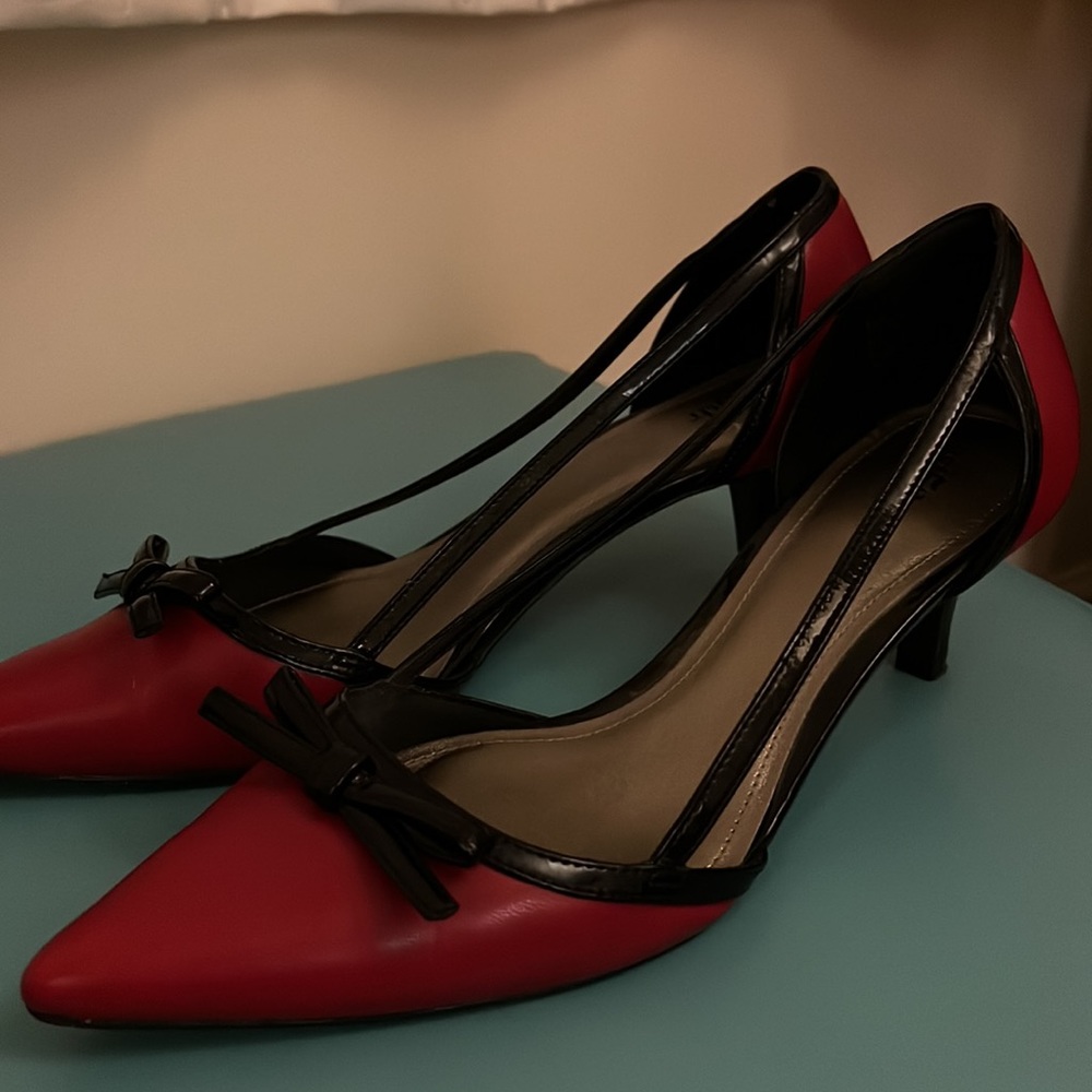 East 5th Heels Red and Black Festive Holiday Perfect condition Comfy Kitten Heel